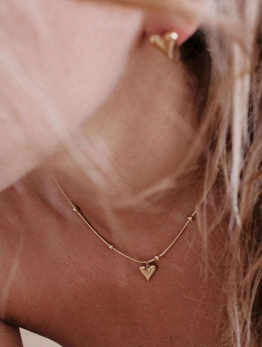 Amor Necklace